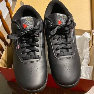 Black Reebok Classic Shoes Size 9.5 Wide